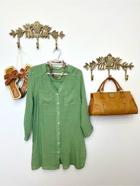 Green Button-Front Tunic Shirt M ptp 21” l 33”